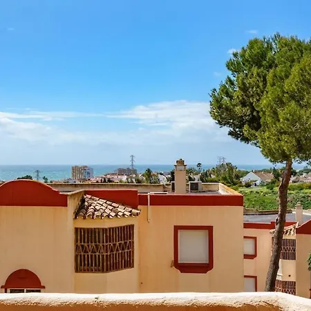 Coastal Escape/family-friendly 2-br With Seaview Apartment *