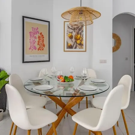 Coastal Escape/family-friendly 2-br With Seaview