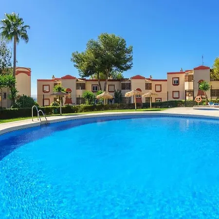 Apartment Coastal Escape/family-friendly 2-br With Seaview